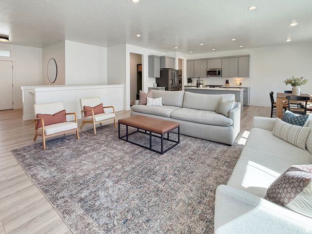 739 W POWDERWOOD LN, Mapleton, UT 84664