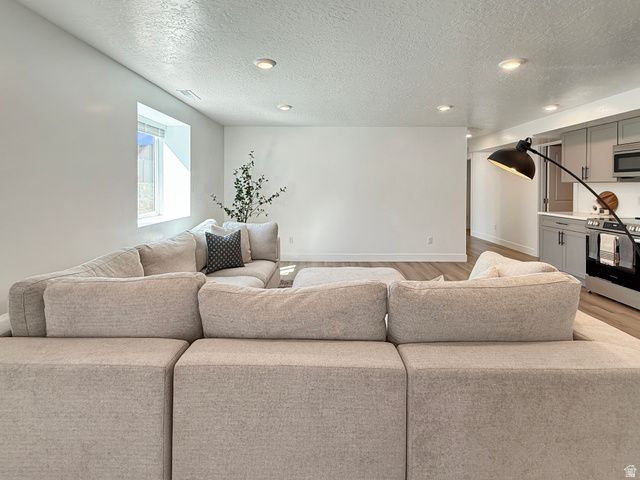 739 W POWDERWOOD LN, Mapleton, UT 84664