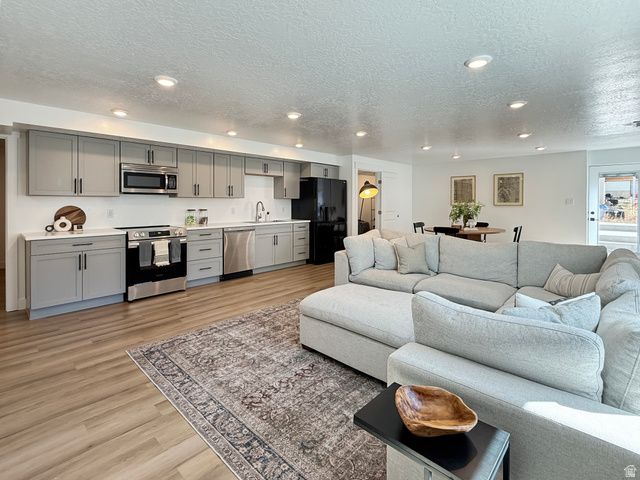 739 W POWDERWOOD LN, Mapleton, UT 84664