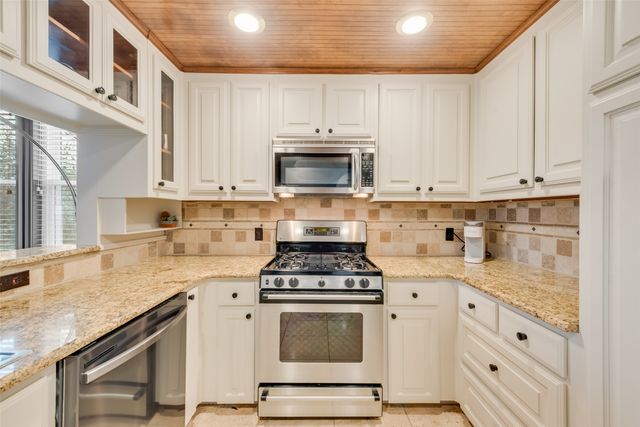 3411 W 6th Street, Fort Worth, TX 76107