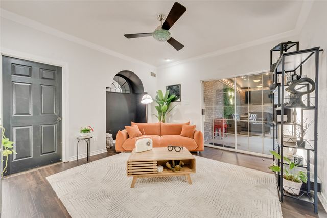 3411 W 6th Street, Fort Worth, TX 76107