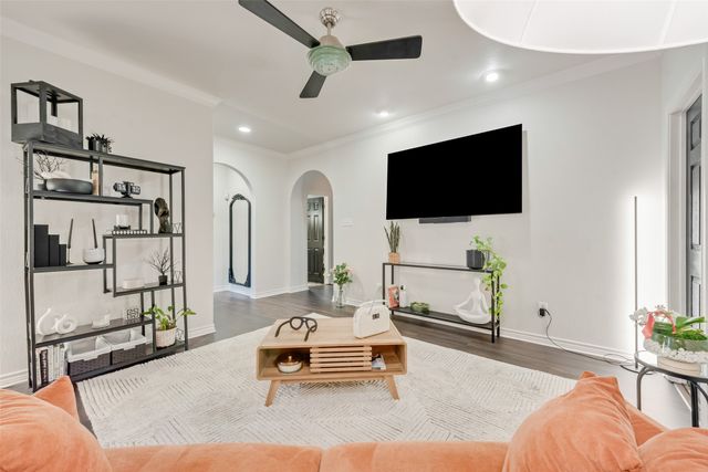 3411 W 6th Street, Fort Worth, TX 76107