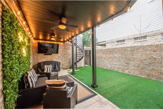 3411 W 6th Street, Fort Worth, TX 76107