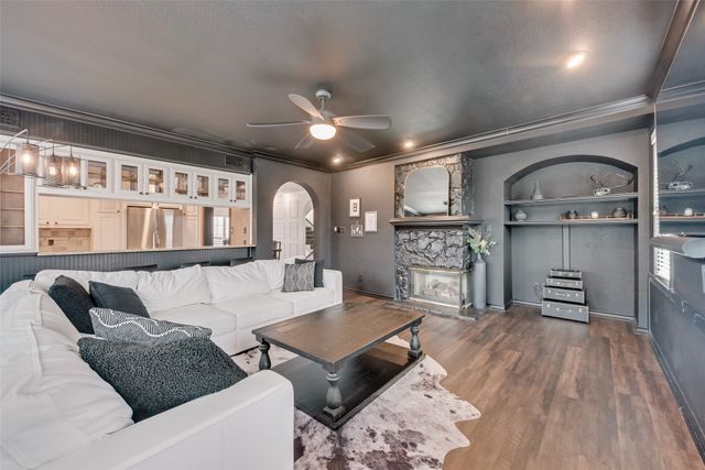 3411 W 6th Street, Fort Worth, TX 76107