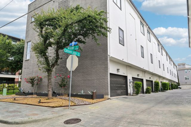 744 Cannen John Lane, Dallas, TX 75204
