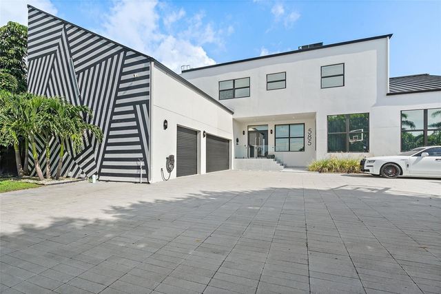 585 DOLPHIN AVENUE SE, St Petersburg, FL 33705