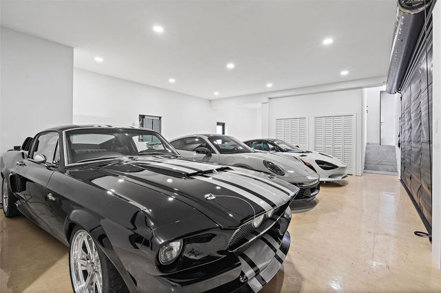 585 DOLPHIN AVENUE SE, St Petersburg, FL 33705