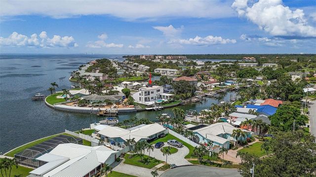 585 DOLPHIN AVENUE SE, St Petersburg, FL 33705