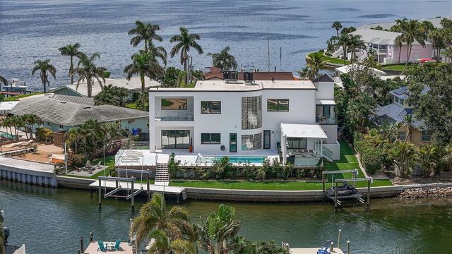 585 DOLPHIN AVENUE SE, St Petersburg, FL 33705