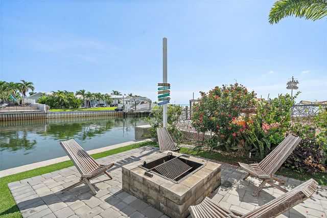 585 DOLPHIN AVENUE SE, St Petersburg, FL 33705
