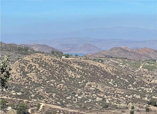 7 Martin, Hemet, CA 92544
