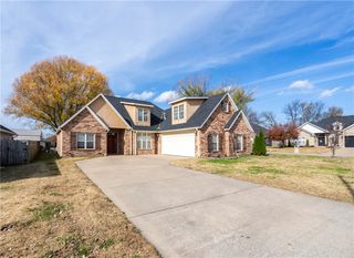 1410 Ezekiel Court, Siloam Springs, AR 72761