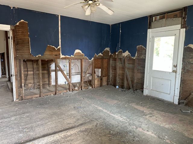 101 Slayden Ave, Waverly, TN 37185