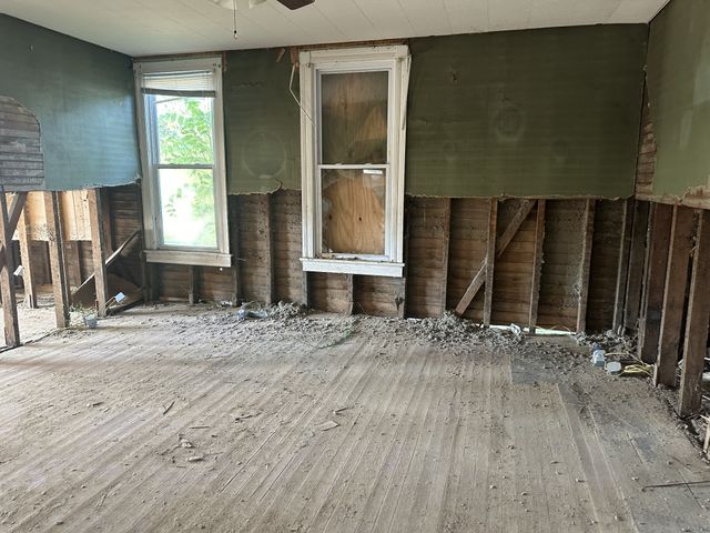 101 Slayden Ave, Waverly, TN 37185
