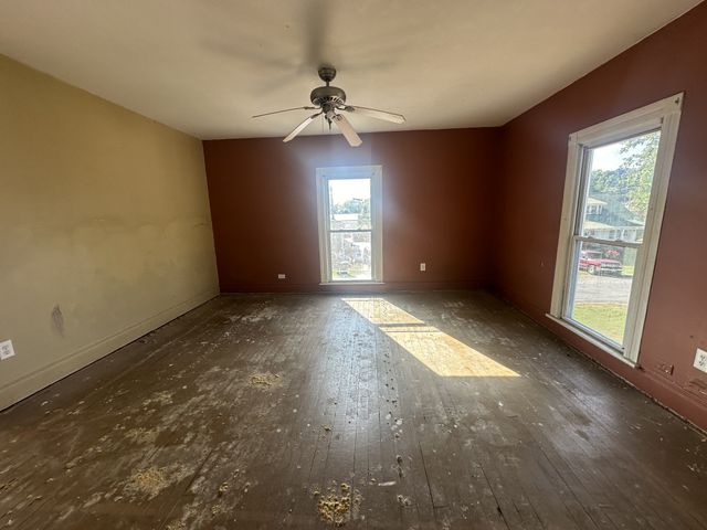 101 Slayden Ave, Waverly, TN 37185