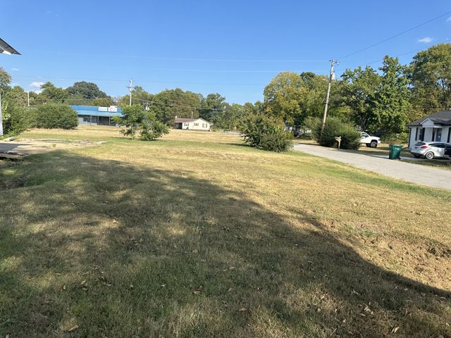 101 Slayden Ave, Waverly, TN 37185