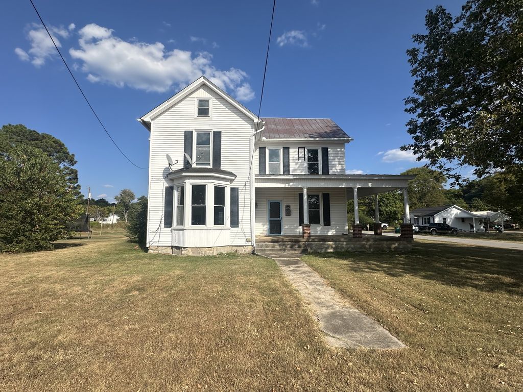 101 Slayden Ave, Waverly, TN 37185