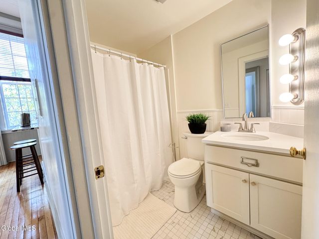 409 Madison Avenue 102, Albany, NY 12210