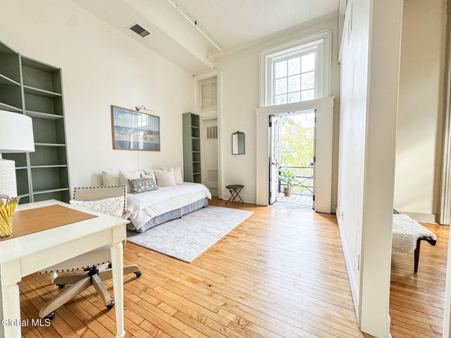 409 Madison Avenue 102, Albany, NY 12210