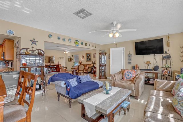 2886 Fernley Drive E 5, West Palm Beach, FL 33415
