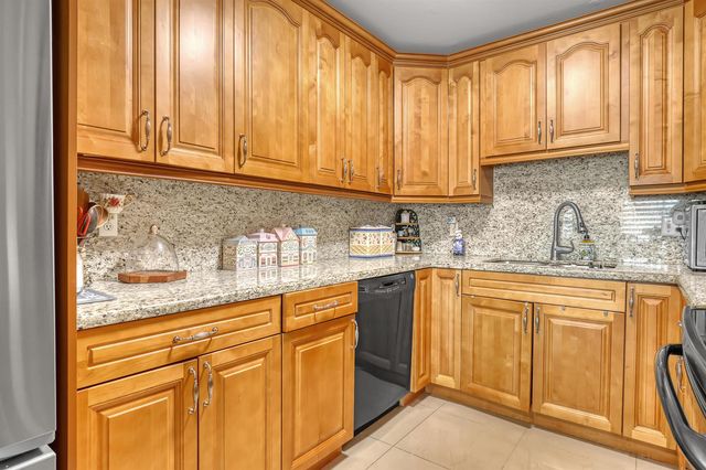 2886 Fernley Drive E 5, West Palm Beach, FL 33415