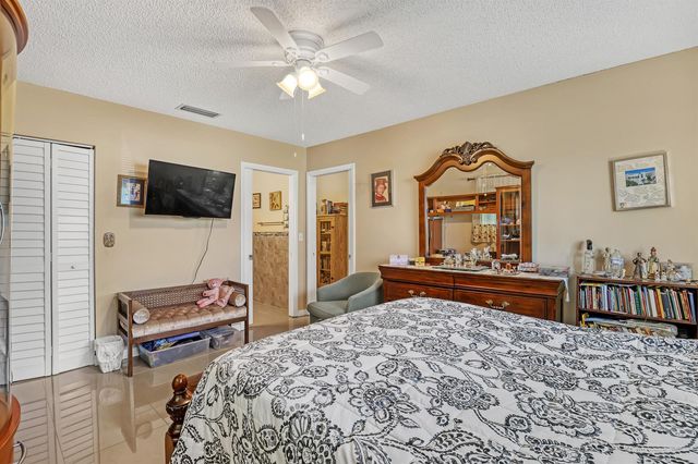2886 Fernley Drive E 5, West Palm Beach, FL 33415