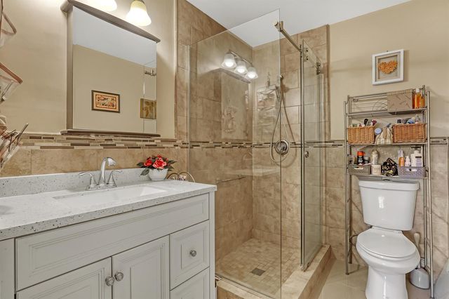 2886 Fernley Drive E 5, West Palm Beach, FL 33415