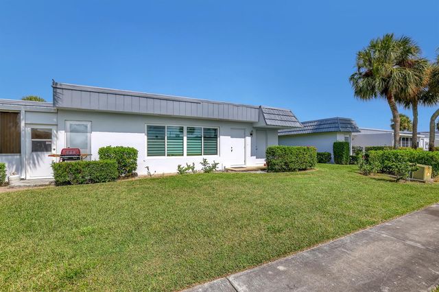 2886 Fernley Drive E 5, West Palm Beach, FL 33415