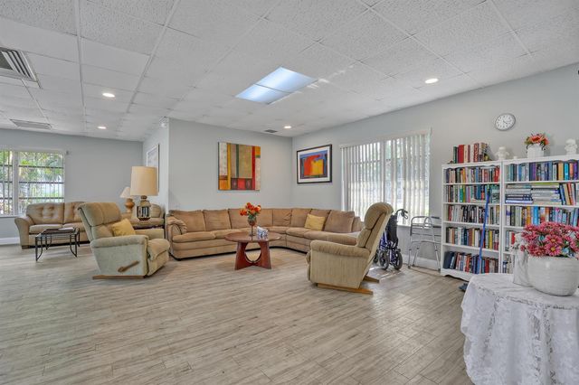 2886 Fernley Drive E 5, West Palm Beach, FL 33415