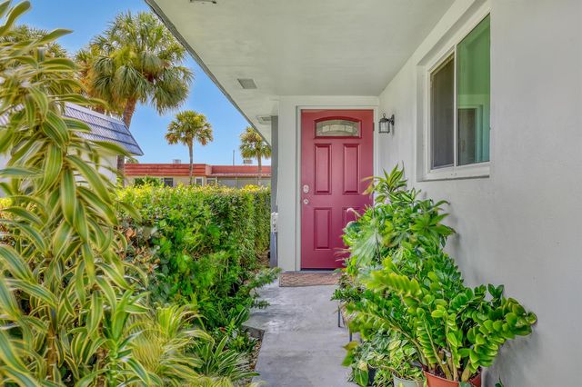 2886 Fernley Drive E 5, West Palm Beach, FL 33415