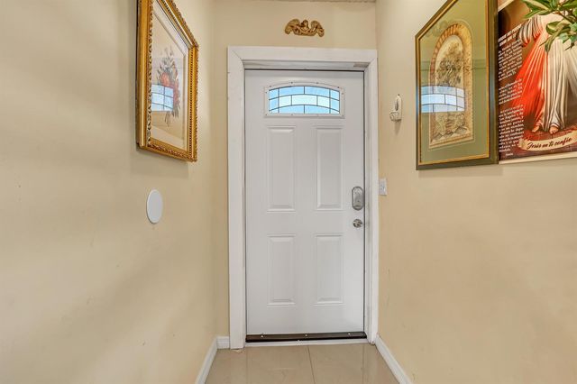 2886 Fernley Drive E 5, West Palm Beach, FL 33415
