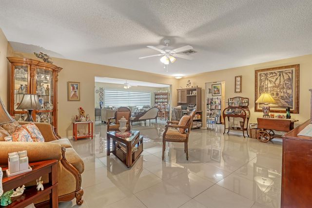 2886 Fernley Drive E 5, West Palm Beach, FL 33415
