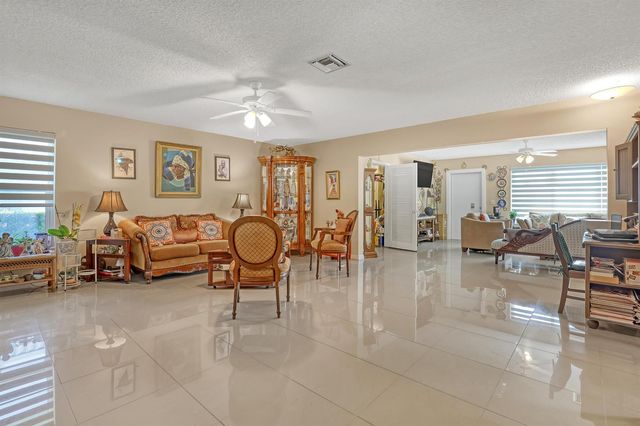 2886 Fernley Drive E 5, West Palm Beach, FL 33415