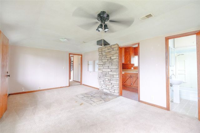 735 Carroll Drive SE, Cedar Rapids, IA 52403