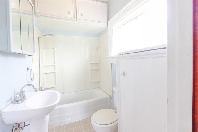 735 Carroll Drive SE, Cedar Rapids, IA 52403