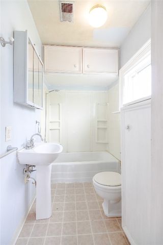 735 Carroll Drive SE, Cedar Rapids, IA 52403