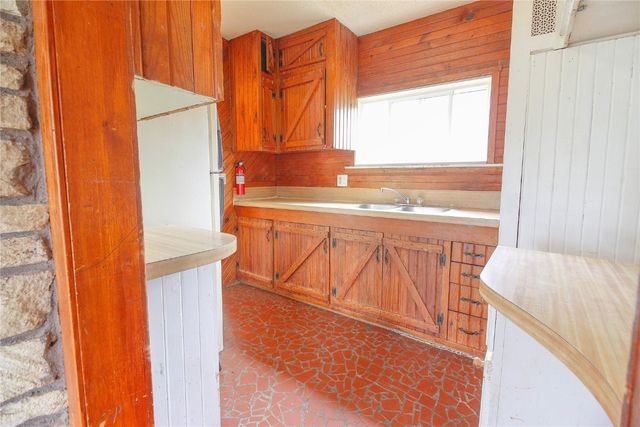 735 Carroll Drive SE, Cedar Rapids, IA 52403