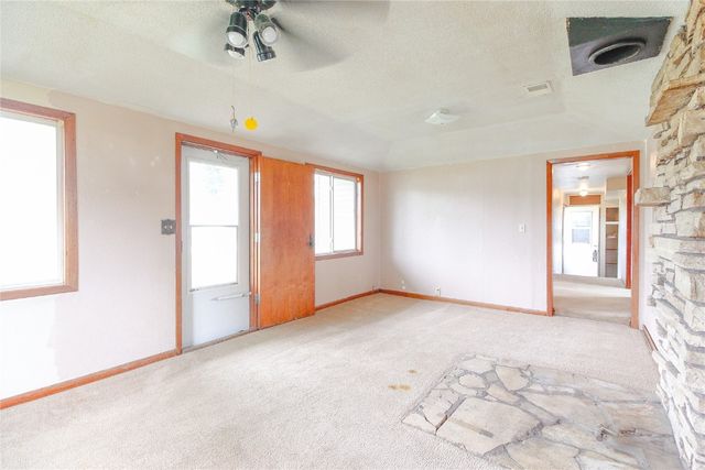 735 Carroll Drive SE, Cedar Rapids, IA 52403