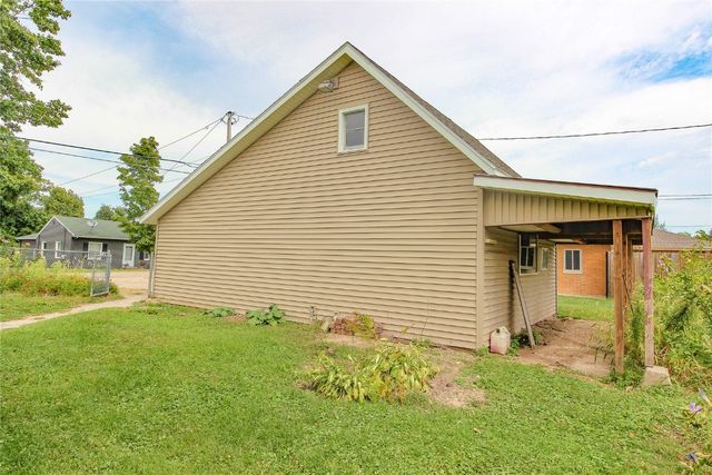 735 Carroll Drive SE, Cedar Rapids, IA 52403