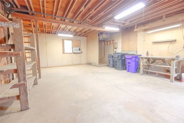 735 Carroll Drive SE, Cedar Rapids, IA 52403