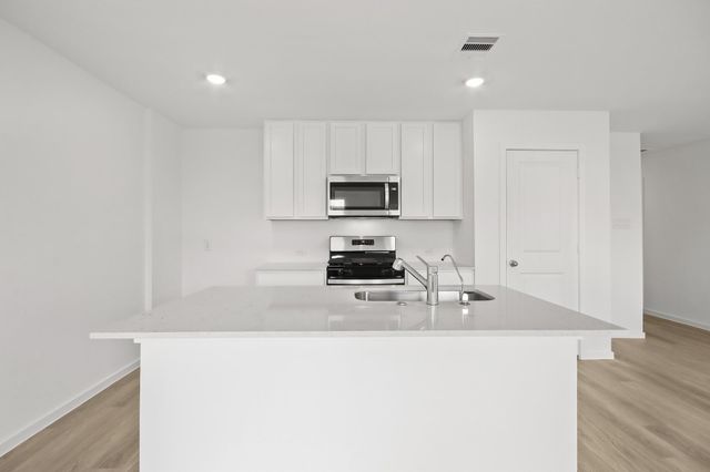 988 Sutherland Falls Street, Conroe, TX 77303