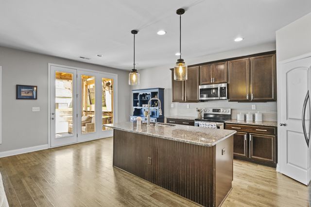 102 Waterside Drive, Georgetown, KY 40324