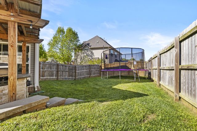 102 Waterside Drive, Georgetown, KY 40324