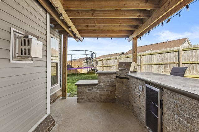 102 Waterside Drive, Georgetown, KY 40324