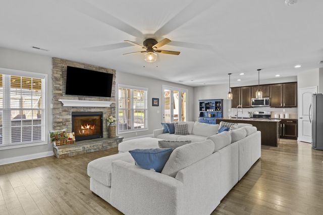 102 Waterside Drive, Georgetown, KY 40324