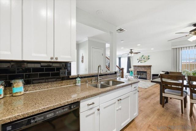 10709 Lisa Meadows Dr Unit B, Santee, CA 92071