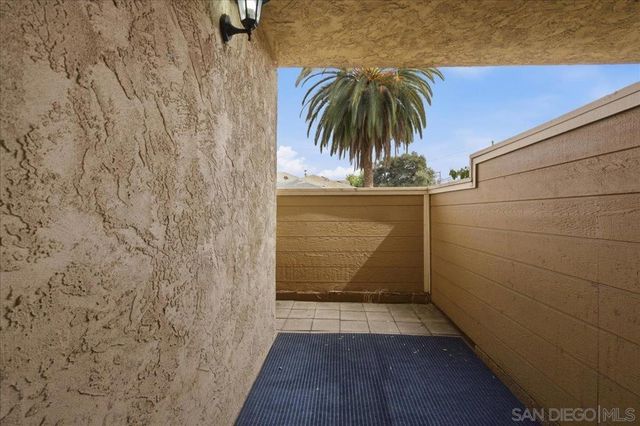 10709 Lisa Meadows Dr Unit B, Santee, CA 92071