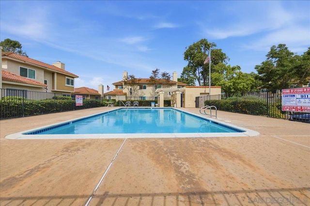 10709 Lisa Meadows Dr Unit B, Santee, CA 92071