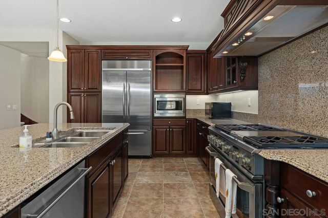 6376 Huntington Dr, Carlsbad, CA 92009