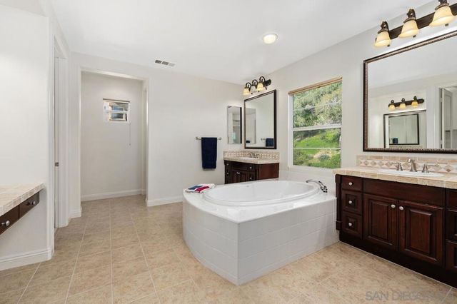 6376 Huntington Dr, Carlsbad, CA 92009